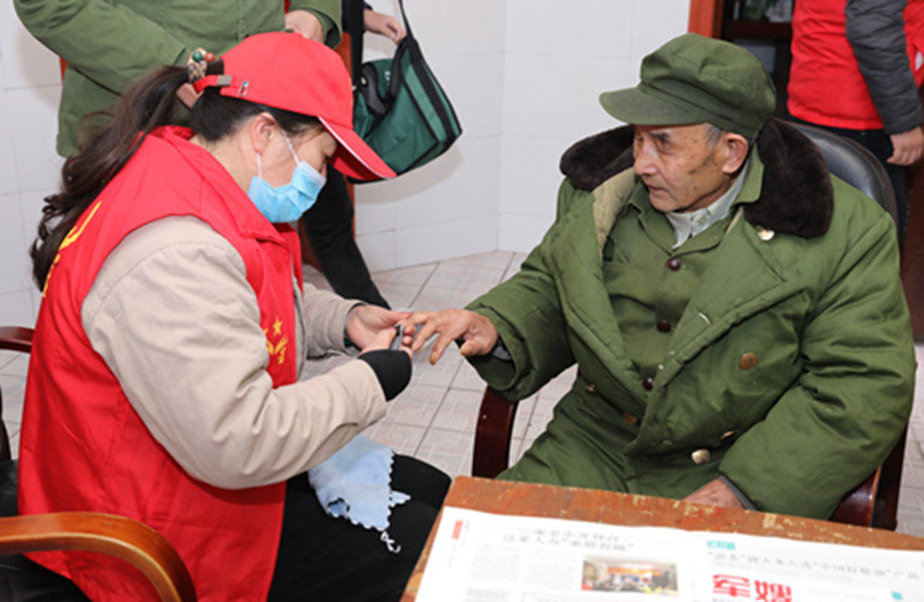 平昌供電開展走進(jìn)光榮院學(xué)雷鋒志愿服務(wù)活動