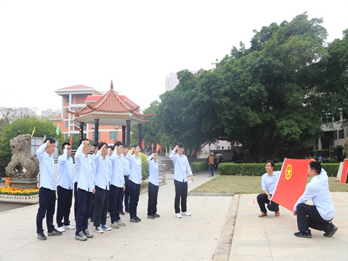 國家能源集團(tuán)福建晉江熱電公司團(tuán)委組織開展“學(xué)黨史、祭英烈、當(dāng)先鋒”主題團(tuán)日活動