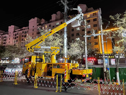 烏海電業(yè)局配電帶電作業(yè)處：堅守蒙電責任，勇戰(zhàn)寒潮