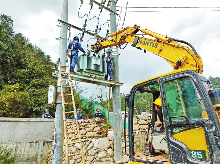 南方電網(wǎng)公司加強(qiáng)農(nóng)村電網(wǎng)建設(shè)，以充足電力激發(fā)鄉(xiāng)村活力