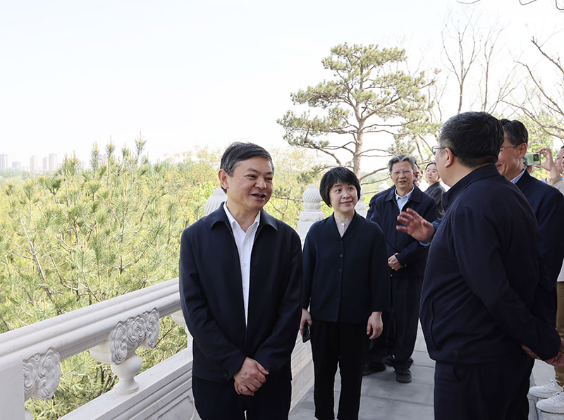 生態(tài)環(huán)境部部長黃潤秋赴北京城市副中心調(diào)研生態(tài)環(huán)境保護(hù)工作